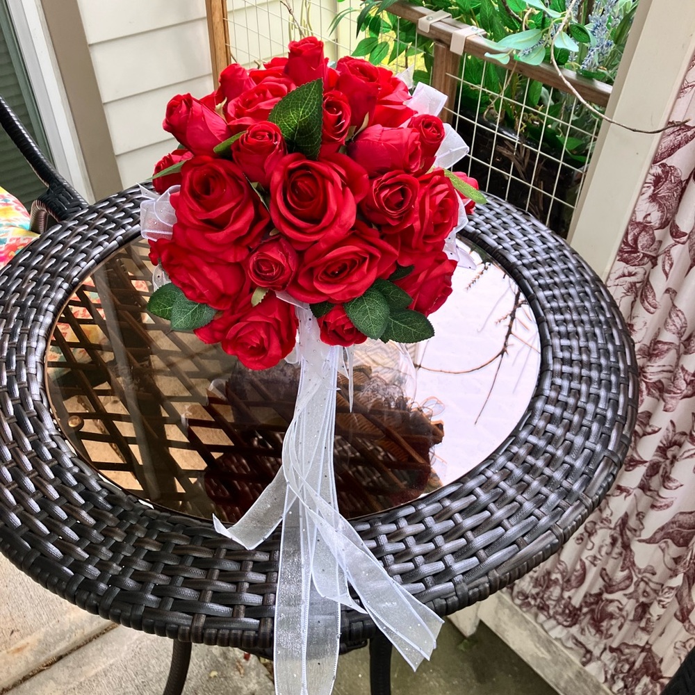 3 DOZEN RED ROSE BOUQUET - Picture 2 of 6
